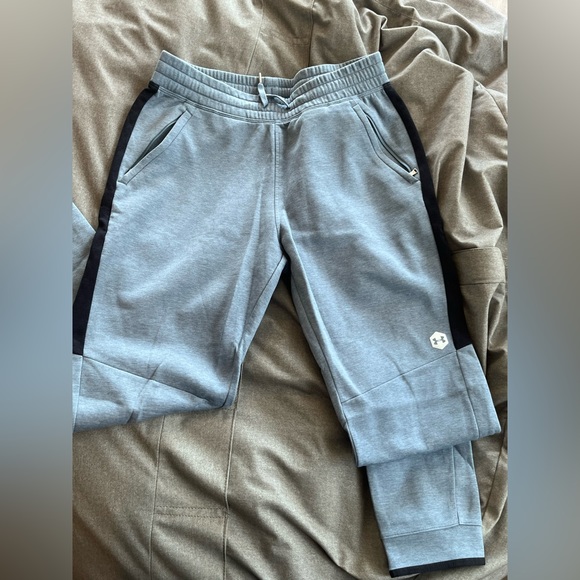 Grey and black Men’s Under Armour Size L joggers tried on never worn. - Picture 1 of 1